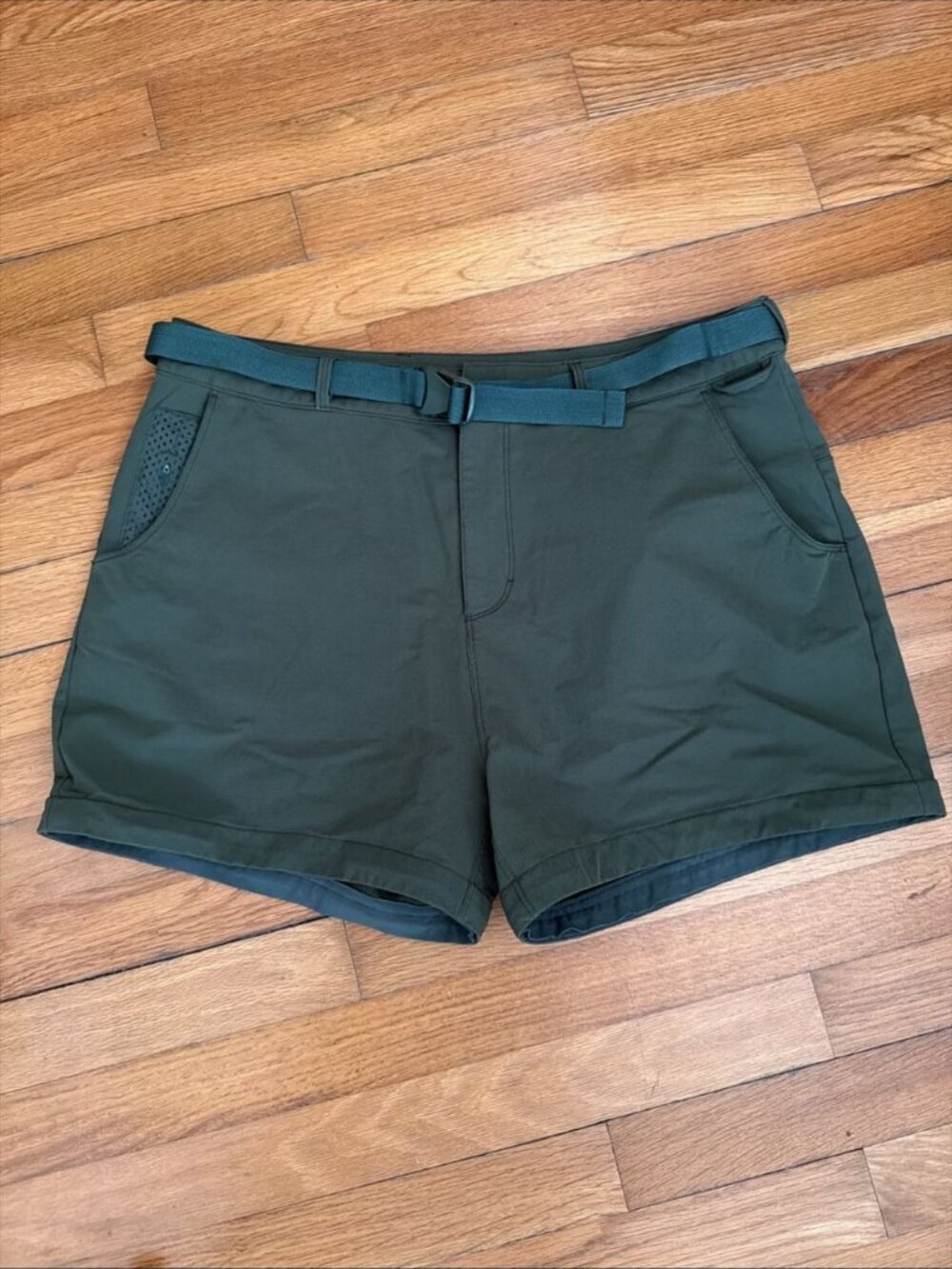 Outdoor Voices Rectrek Shorts Woman’s Green Belted Hiking Camping Size XL(e2)